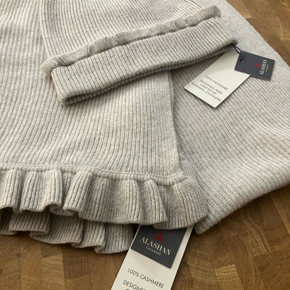 Grey Cashmere Scarf and Beanie Set - Picture 2 of 3